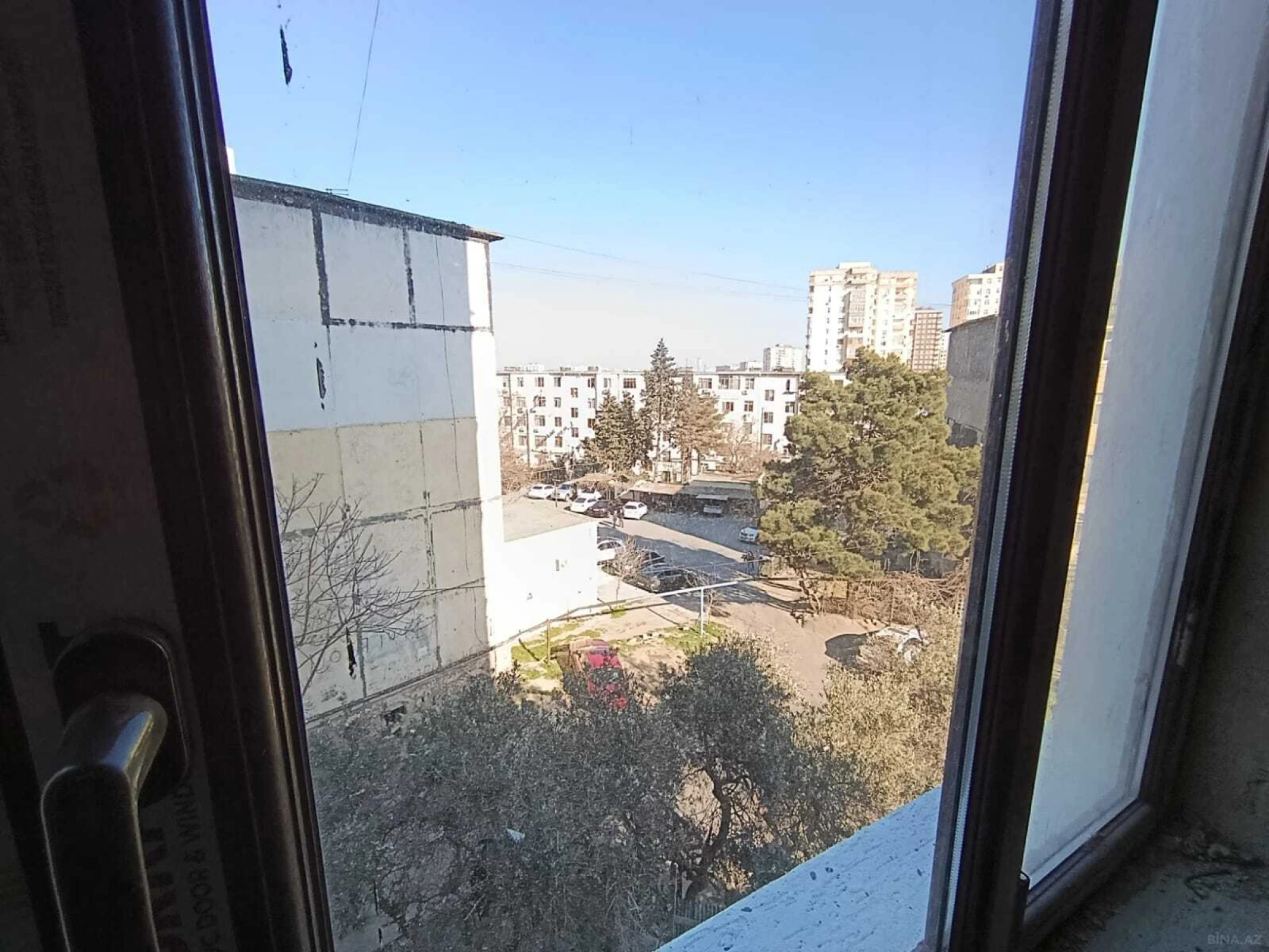 Satılır 3 otaqlı mənzil 110 m²