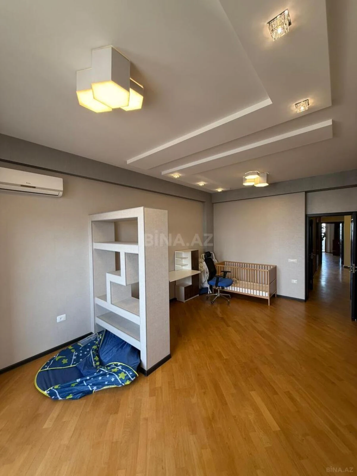 Satılır 3 otaqlı mənzil 160 m²