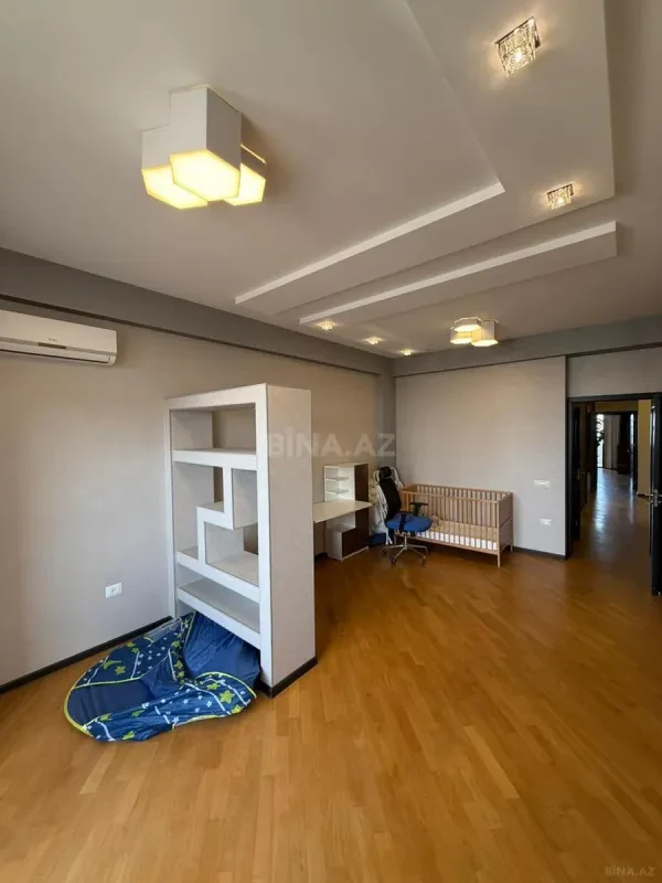 Satılır 3 otaqlı mənzil 160 m²