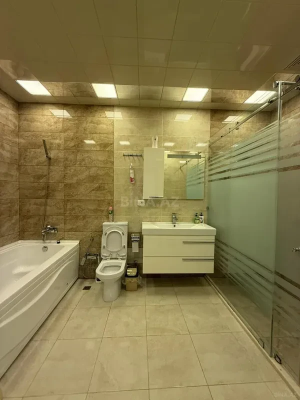 Satılır 3 otaqlı mənzil 160 m²