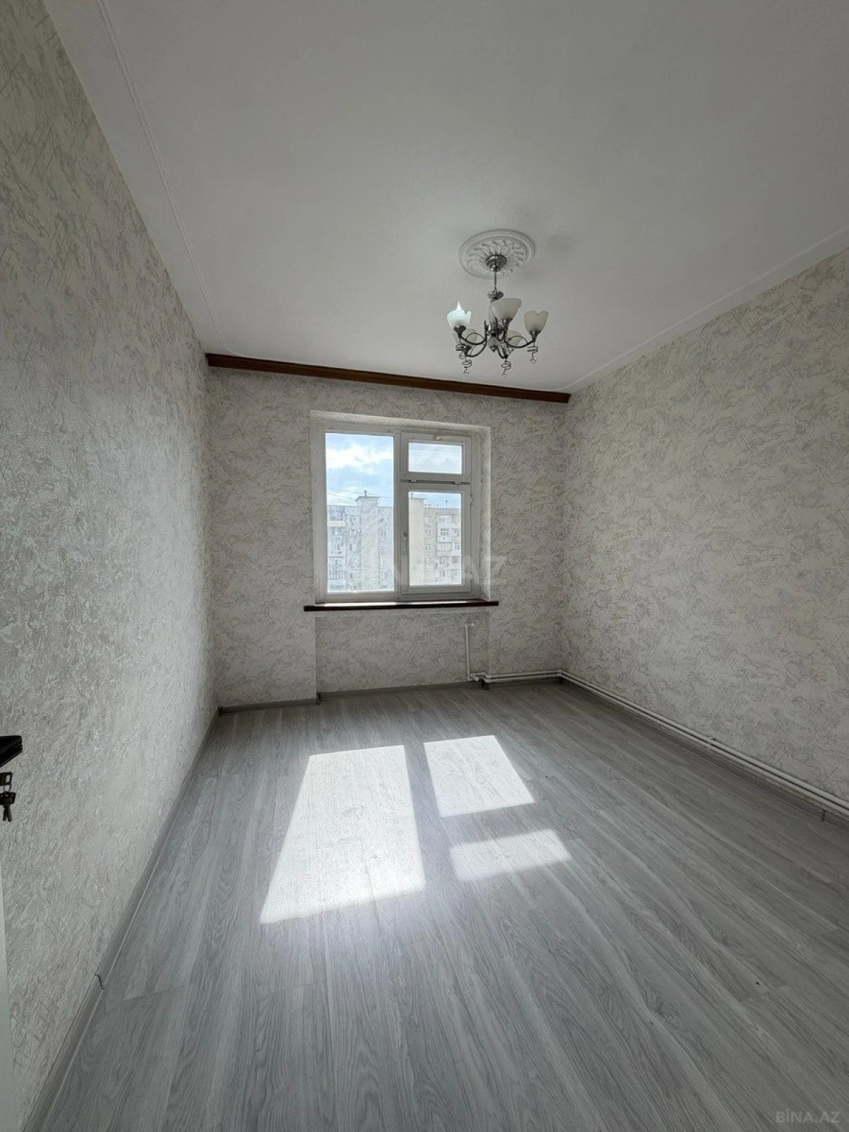 Satılır 2 otaqlı mənzil 65 m²