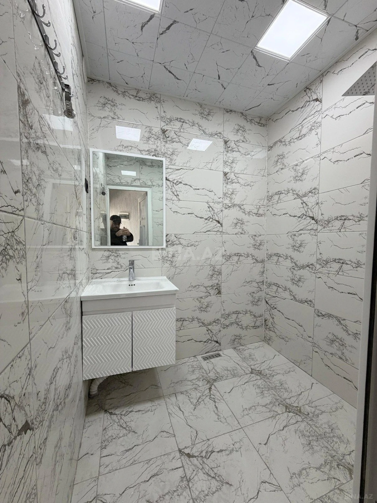 Satılır 2 otaqlı mənzil 65 m²