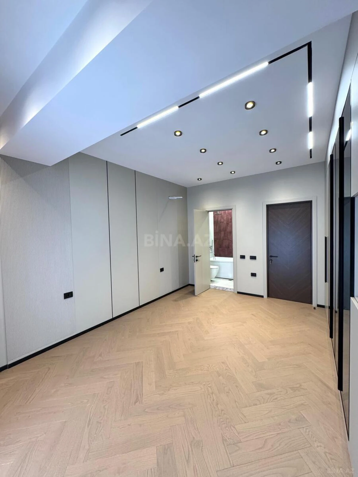 Satılır 3 otaqlı mənzil 128 m²