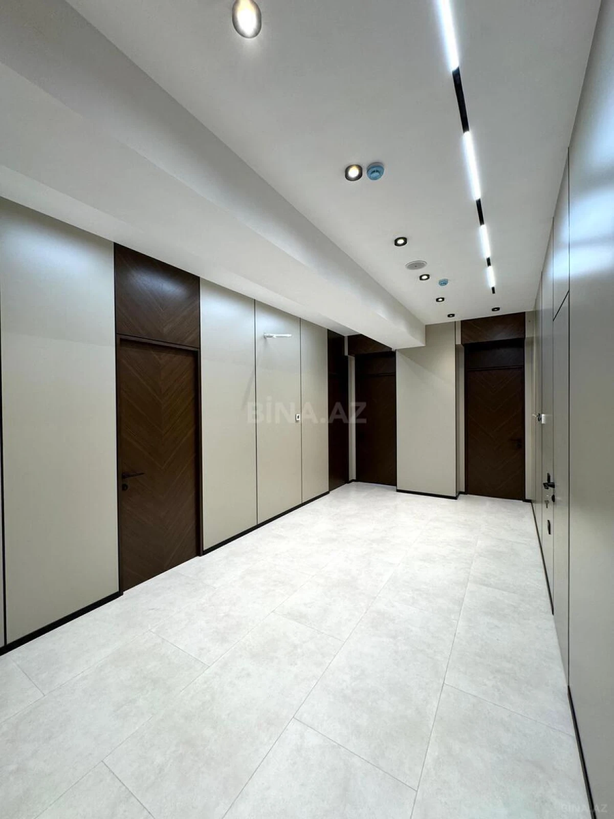 Satılır 3 otaqlı mənzil 128 m²