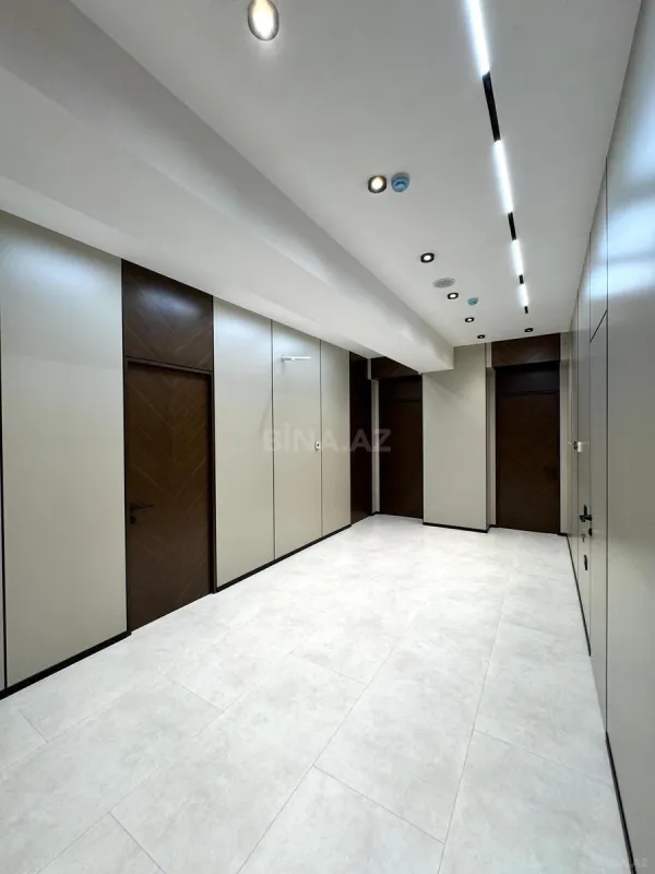 Satılır 3 otaqlı mənzil 128 m²