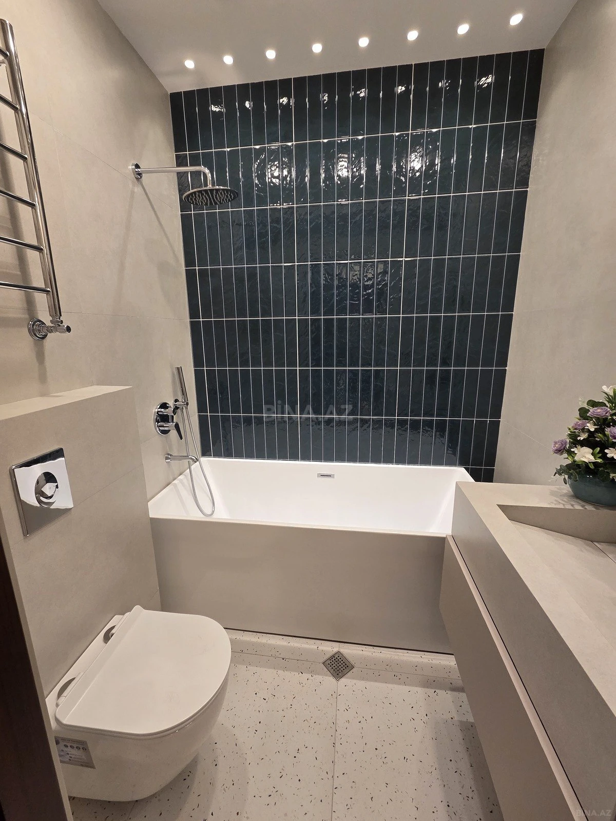 Satılır 3 otaqlı mənzil 128 m²