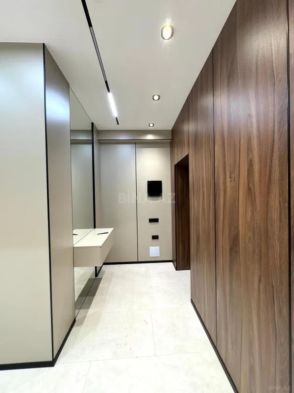 Satılır 3 otaqlı mənzil 128 m²