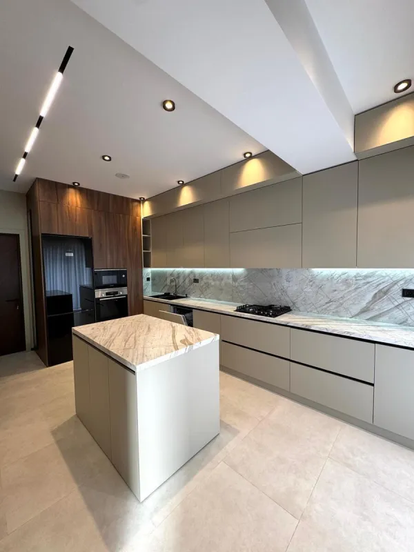 Satılır 3 otaqlı mənzil 128 m²