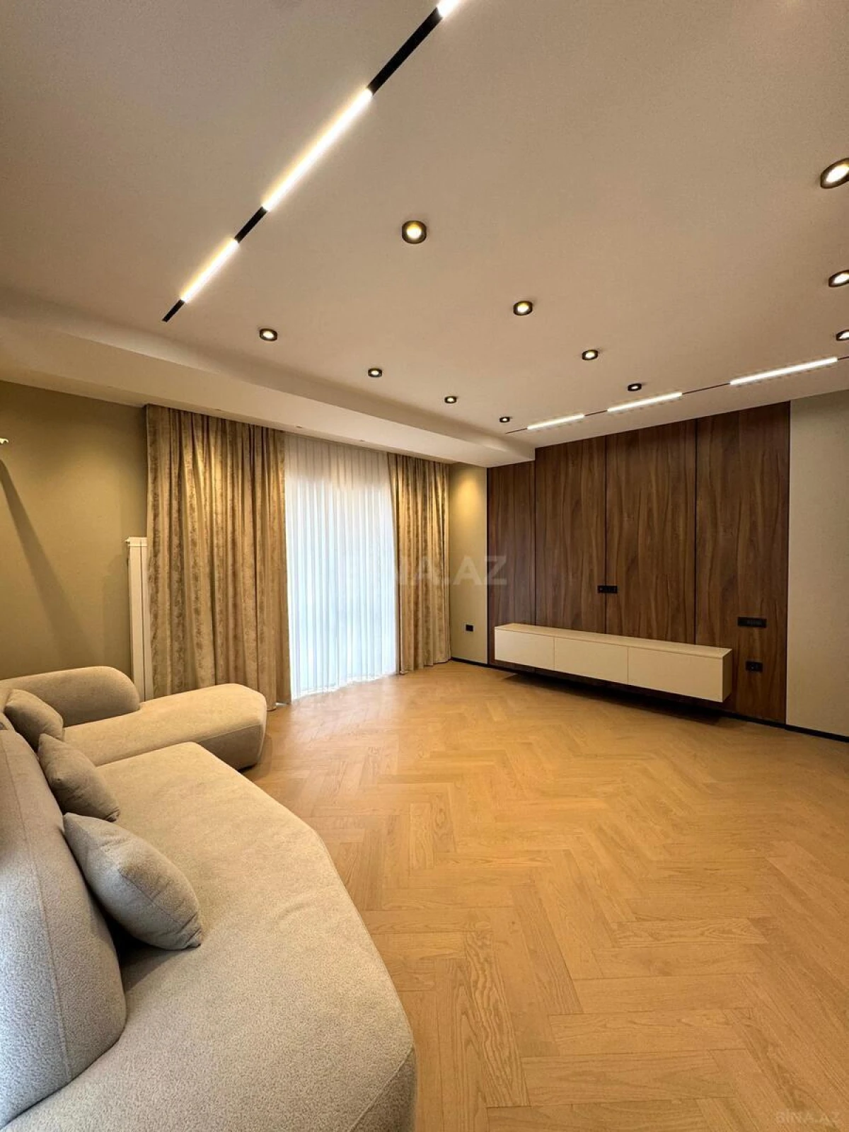 Satılır 3 otaqlı mənzil 128 m²