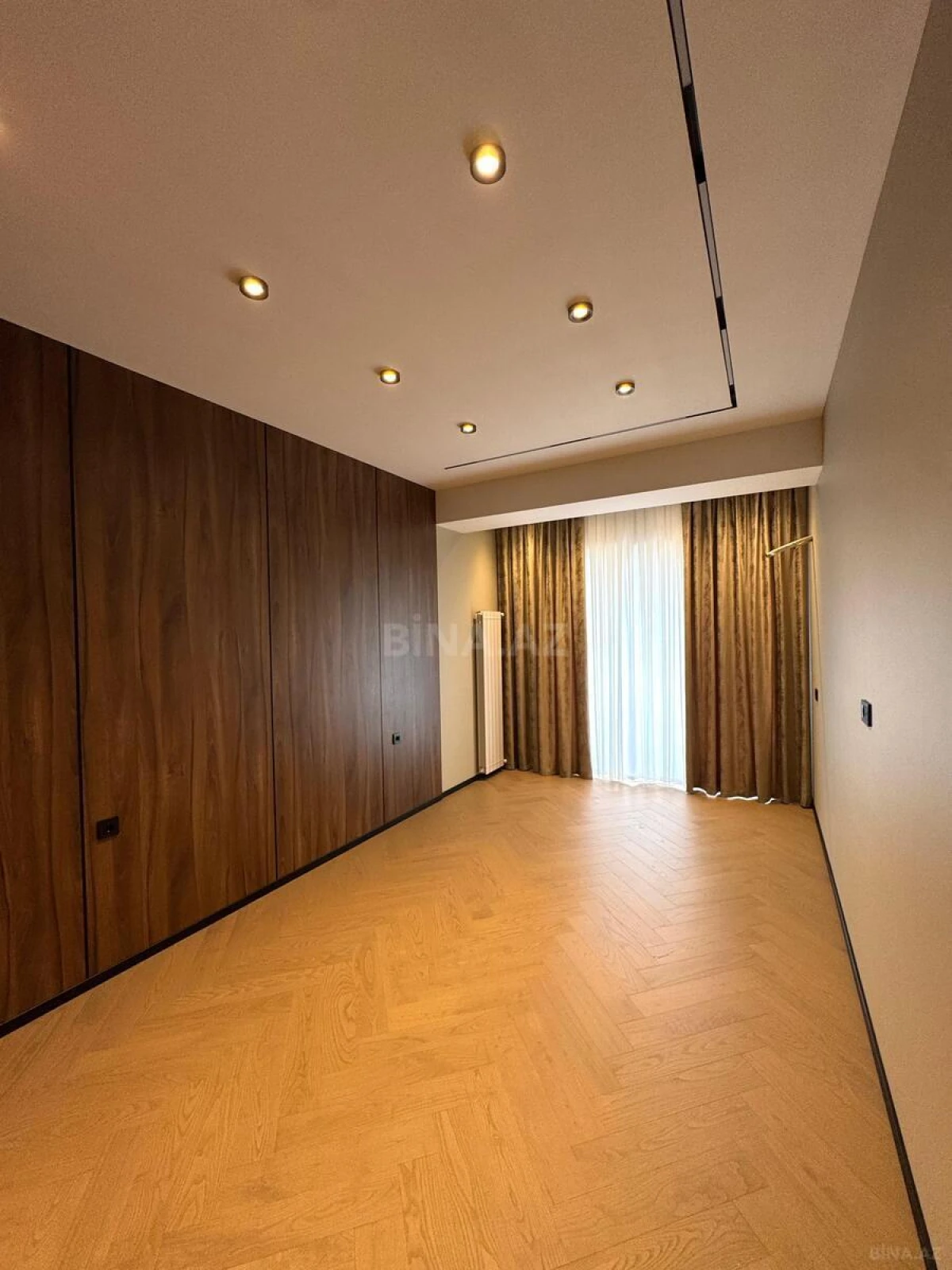 Satılır 3 otaqlı mənzil 128 m²