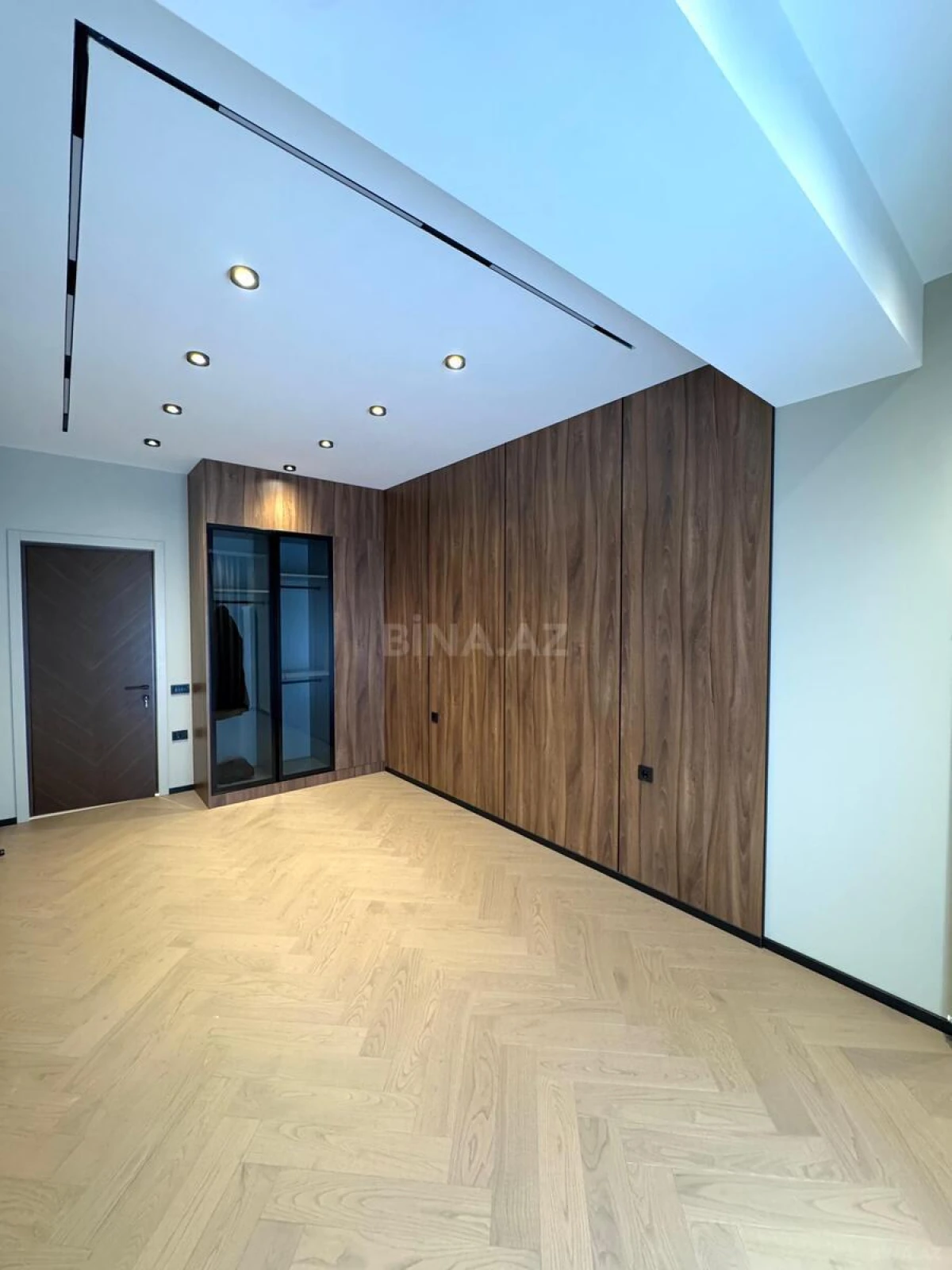 Satılır 3 otaqlı mənzil 128 m²