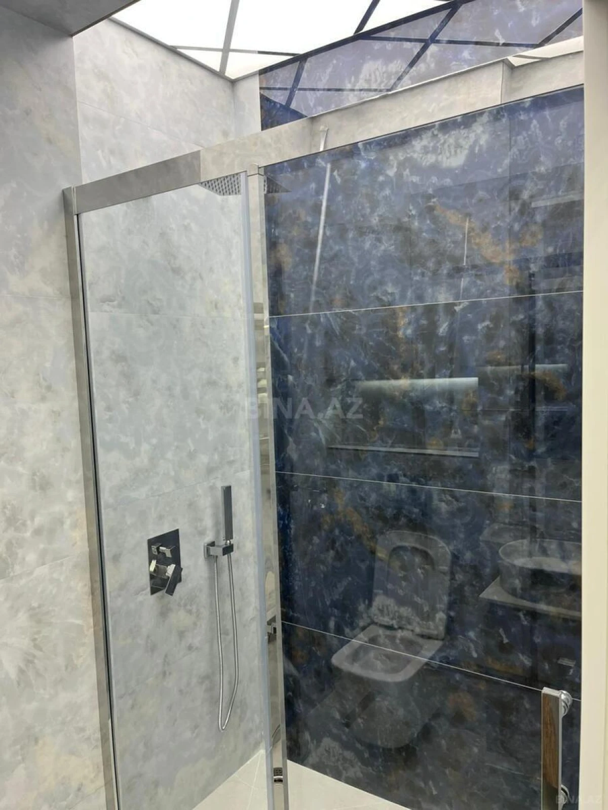Satılır 2 otaqlı mənzil 76 m²