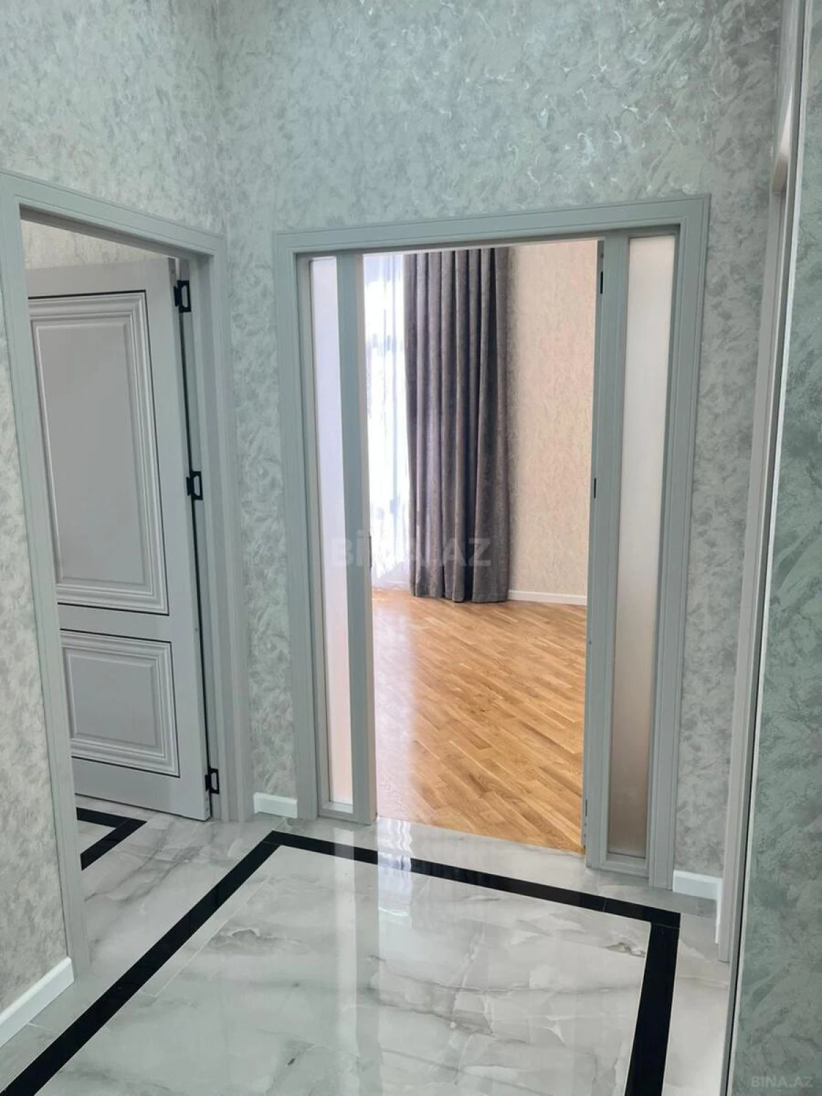 Satılır 2 otaqlı mənzil 76 m²