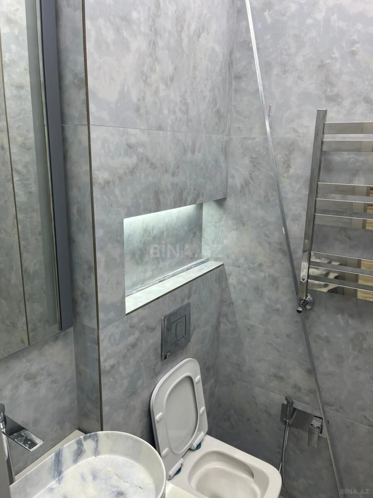 Satılır 2 otaqlı mənzil 76 m²