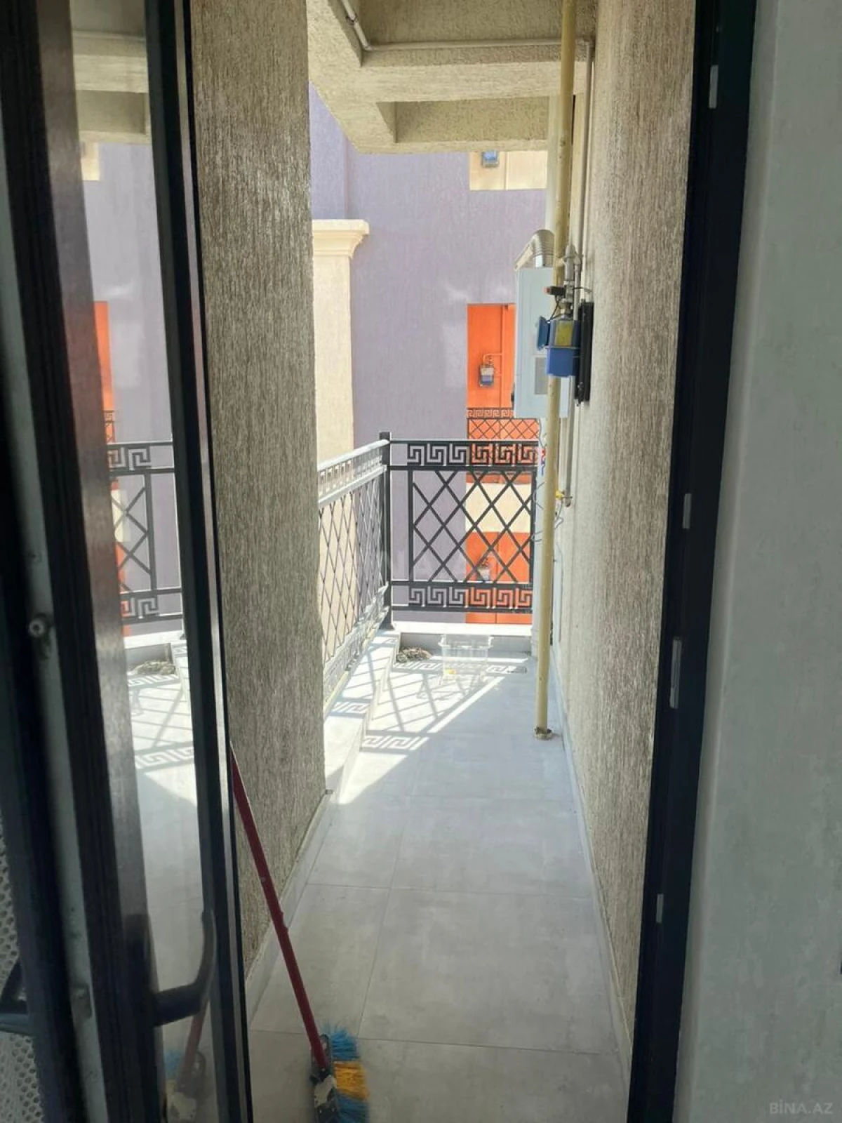 Satılır 2 otaqlı mənzil 76 m²