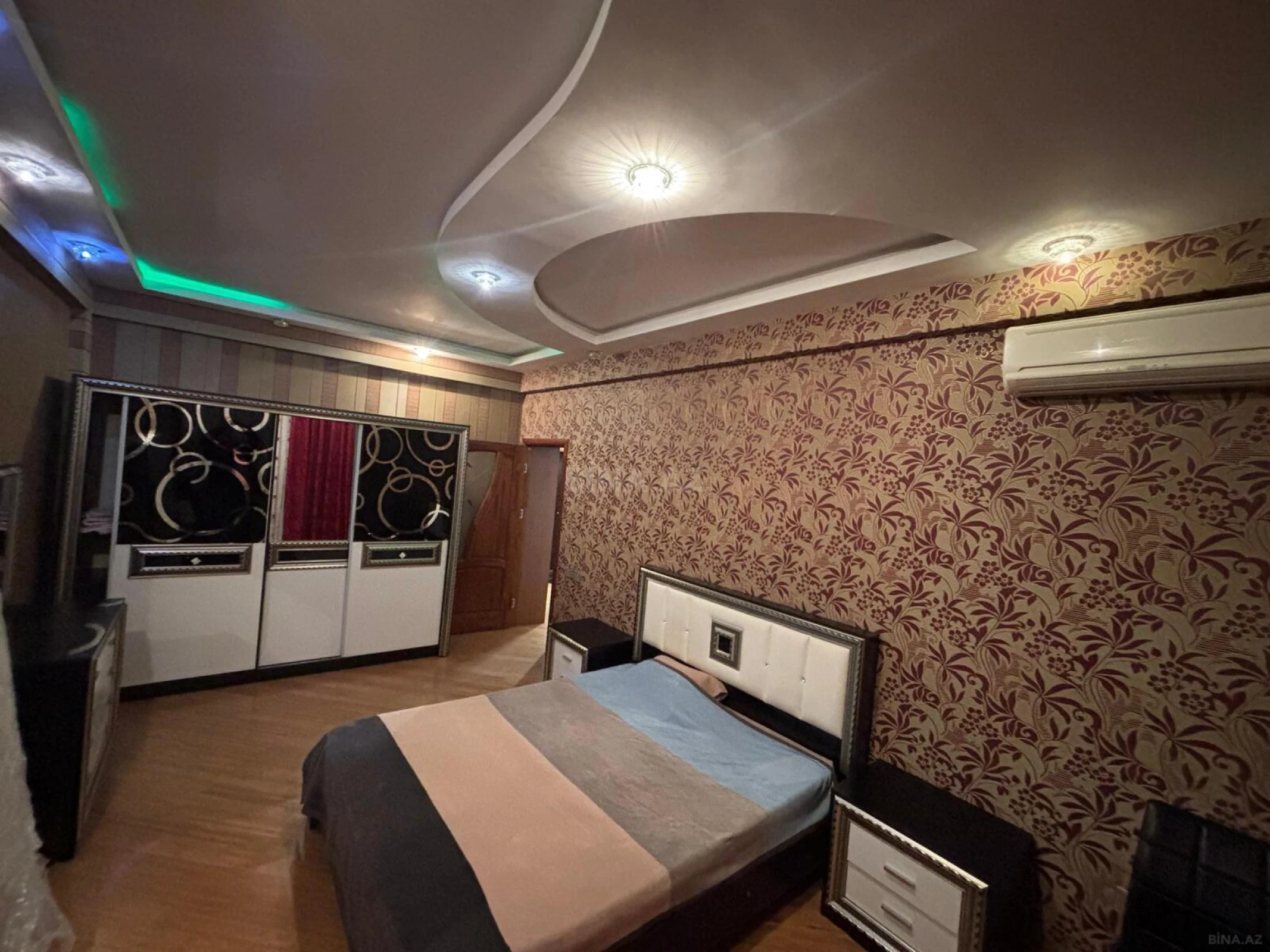 Satılır 2 otaqlı mənzil 87 m²