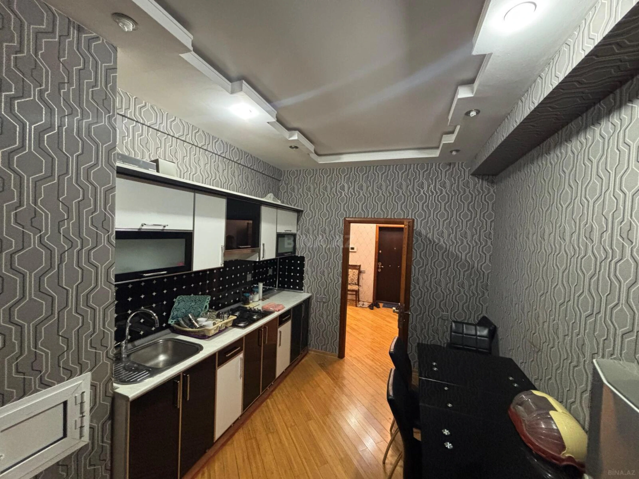 Satılır 2 otaqlı mənzil 87 m²