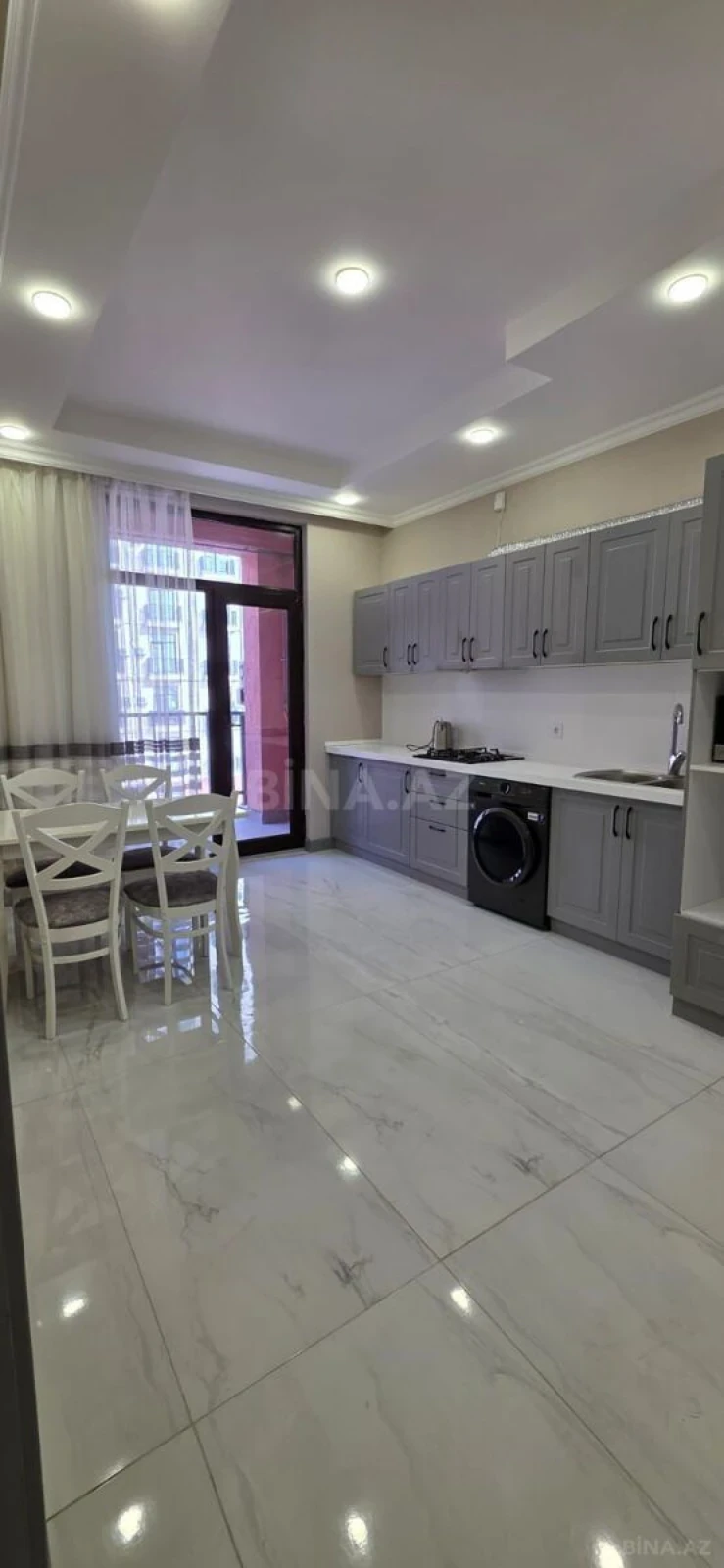 Kirayə verilir 2 otaqlı mənzil 90 m²