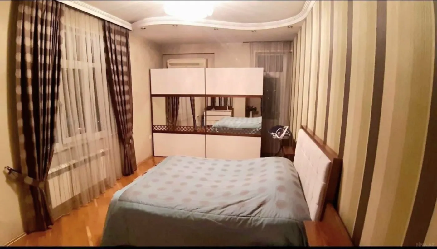 Satılır 3 otaqlı mənzil 128 m²