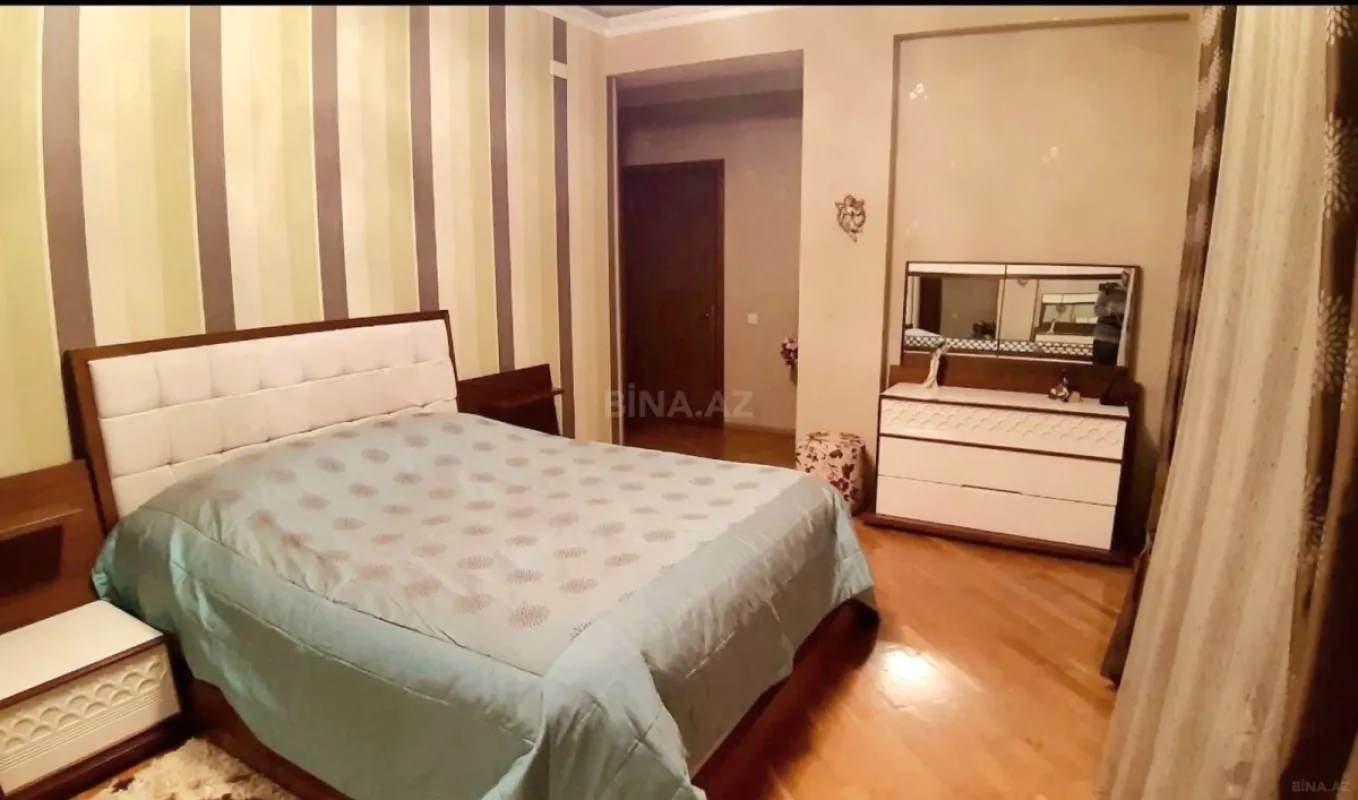 Satılır 3 otaqlı mənzil 128 m²