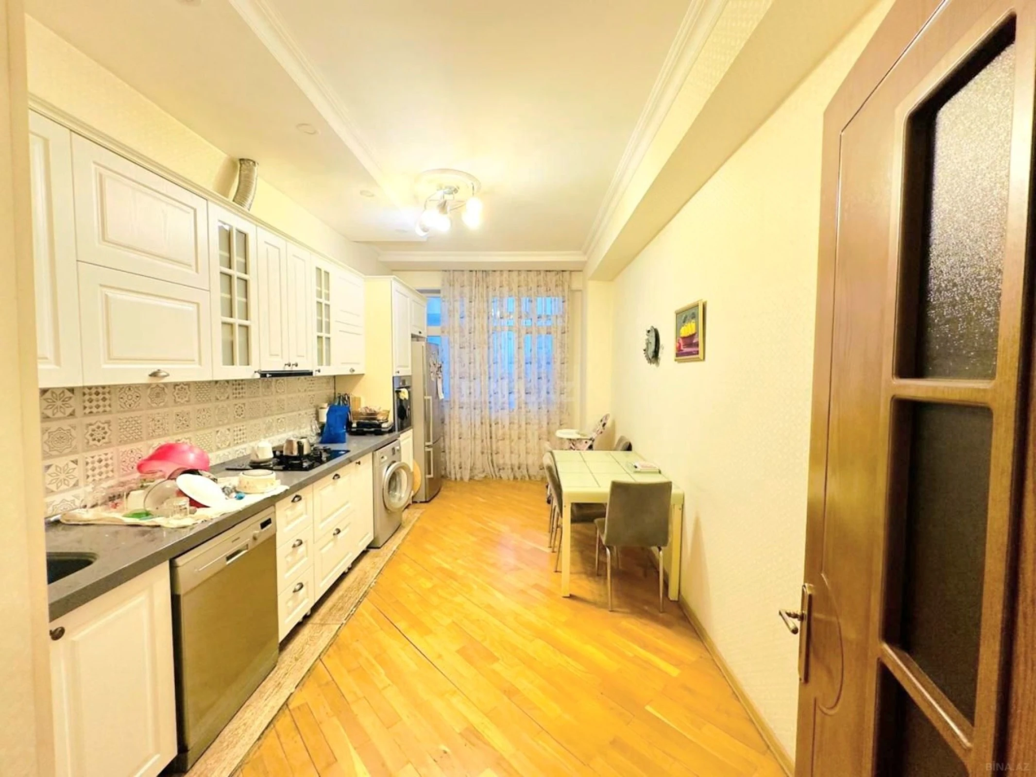 Satılır 3 otaqlı mənzil 128 m²