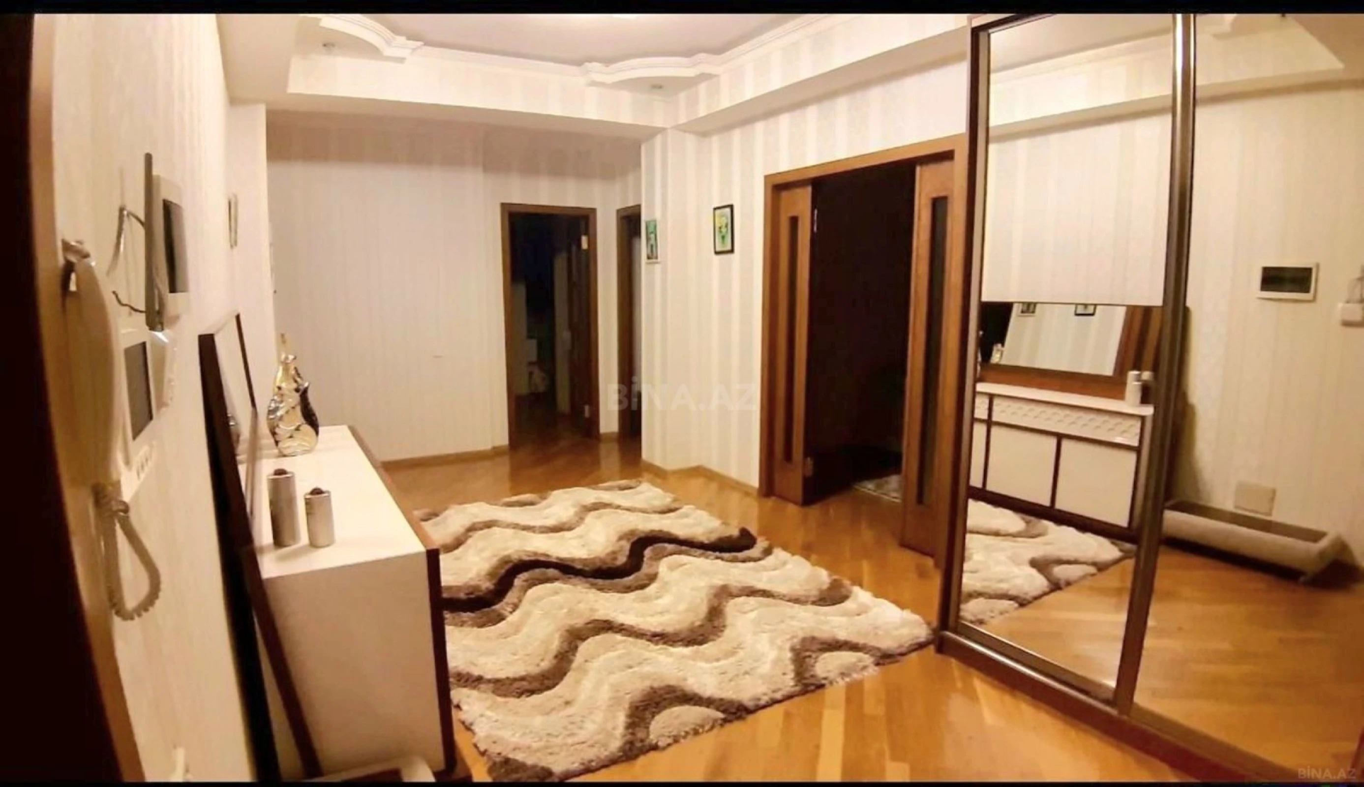 Satılır 3 otaqlı mənzil 128 m²