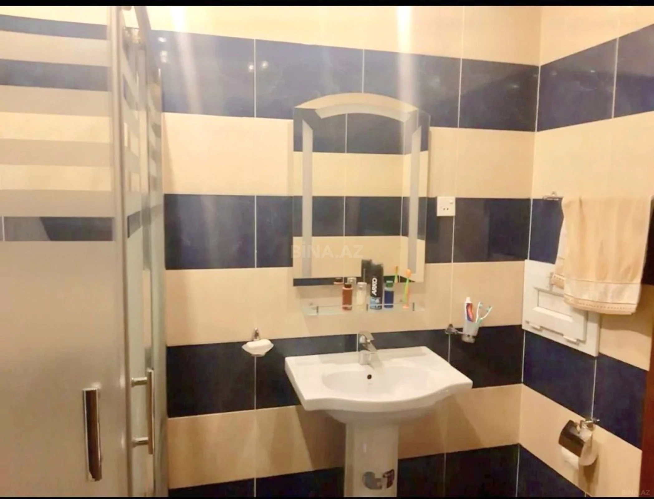 Satılır 3 otaqlı mənzil 128 m²