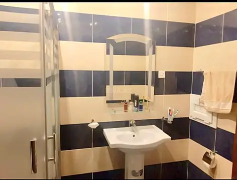 Satılır 3 otaqlı mənzil 128 m²
