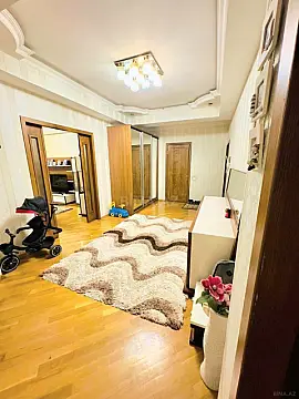 Satılır 3 otaqlı mənzil 128 m²