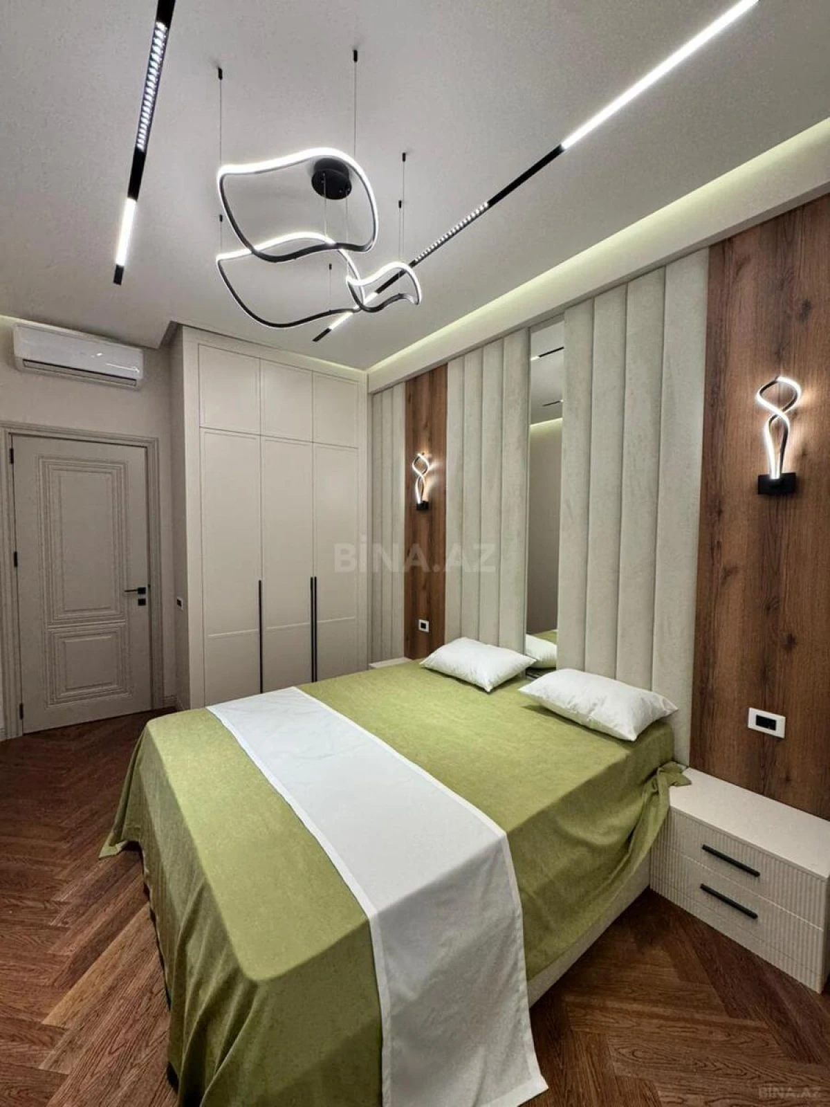 Satılır 2 otaqlı mənzil 72 m²