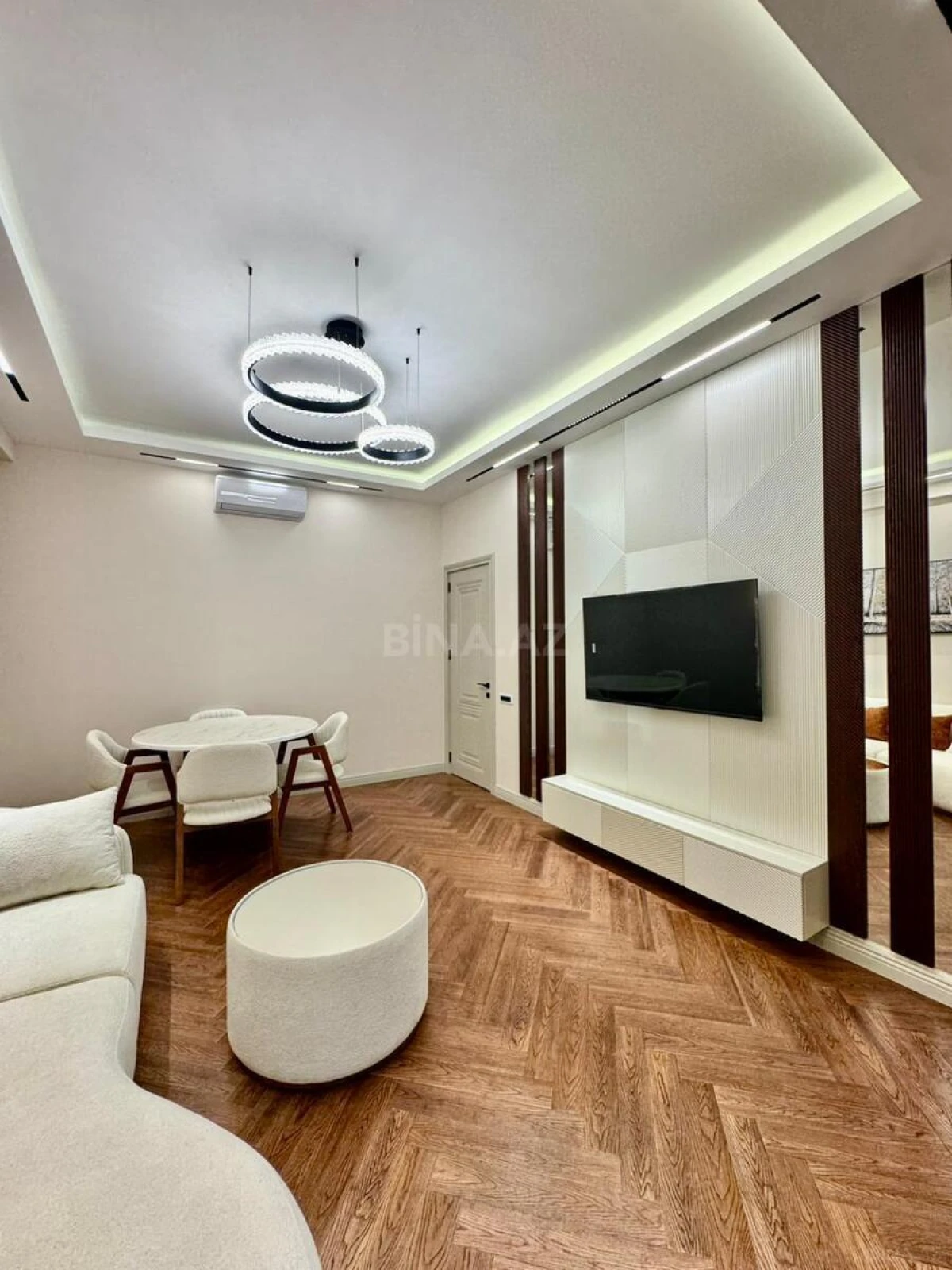 Satılır 2 otaqlı mənzil 72 m²