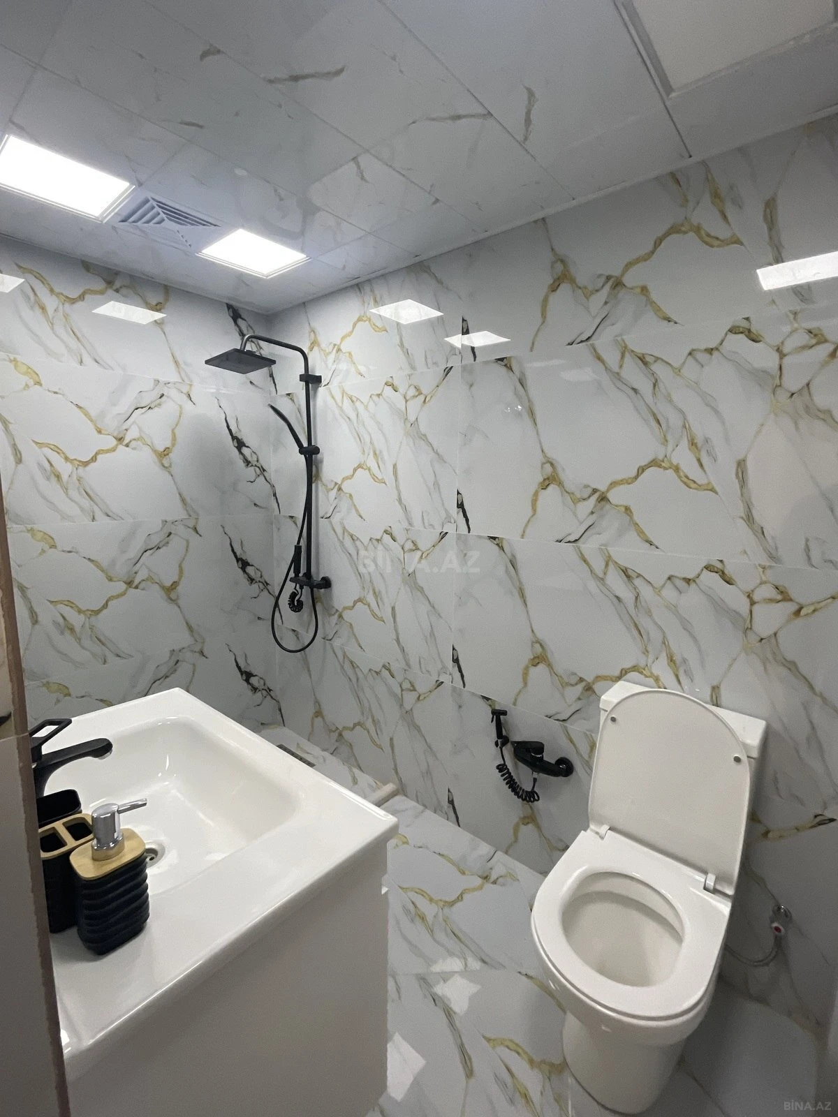 Satılır 2 otaqlı mənzil 68 m²