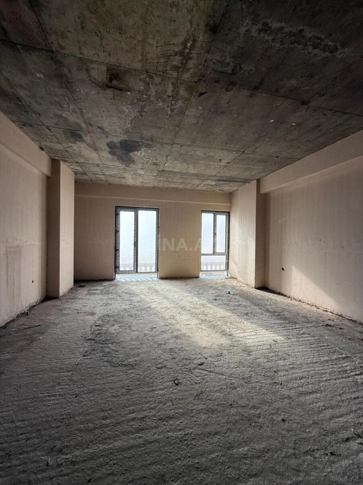 Kirayə verilir 10 otaqlı ofis 300 m²