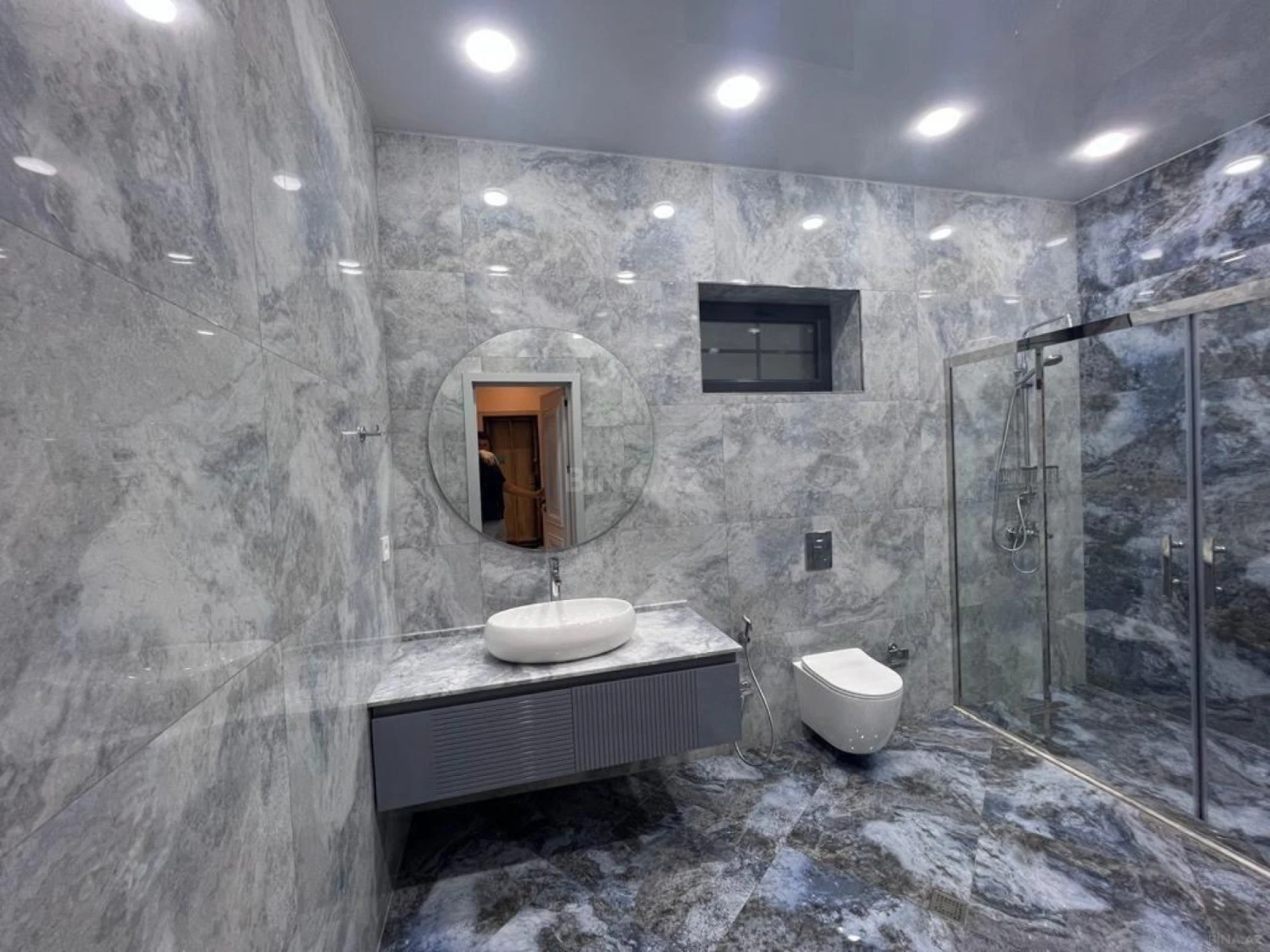 Satılır 5 otaqlı həyət evi 260 m²