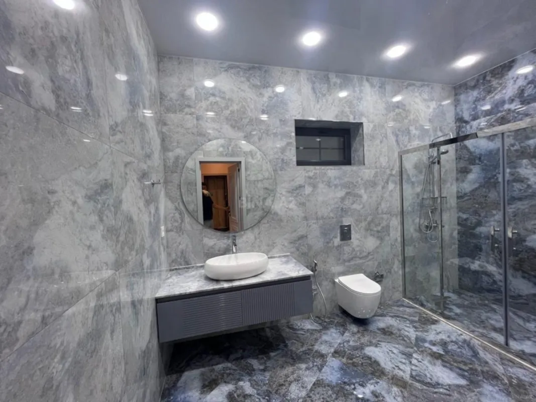 Satılır 5 otaqlı həyət evi 260 m²