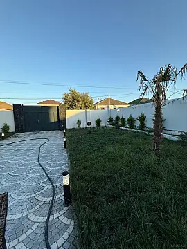 Satılır 6 otaqlı həyət evi 300 m²