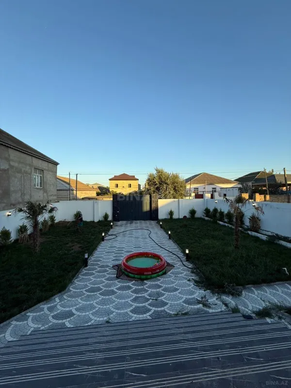 Satılır 6 otaqlı həyət evi 300 m²