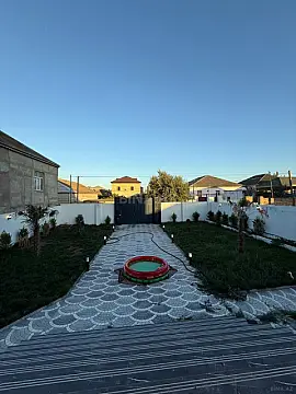 Satılır 6 otaqlı həyət evi 300 m²