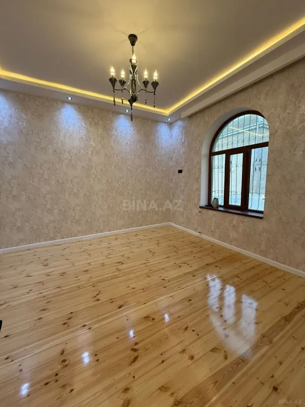Satılır 6 otaqlı həyət evi 300 m²