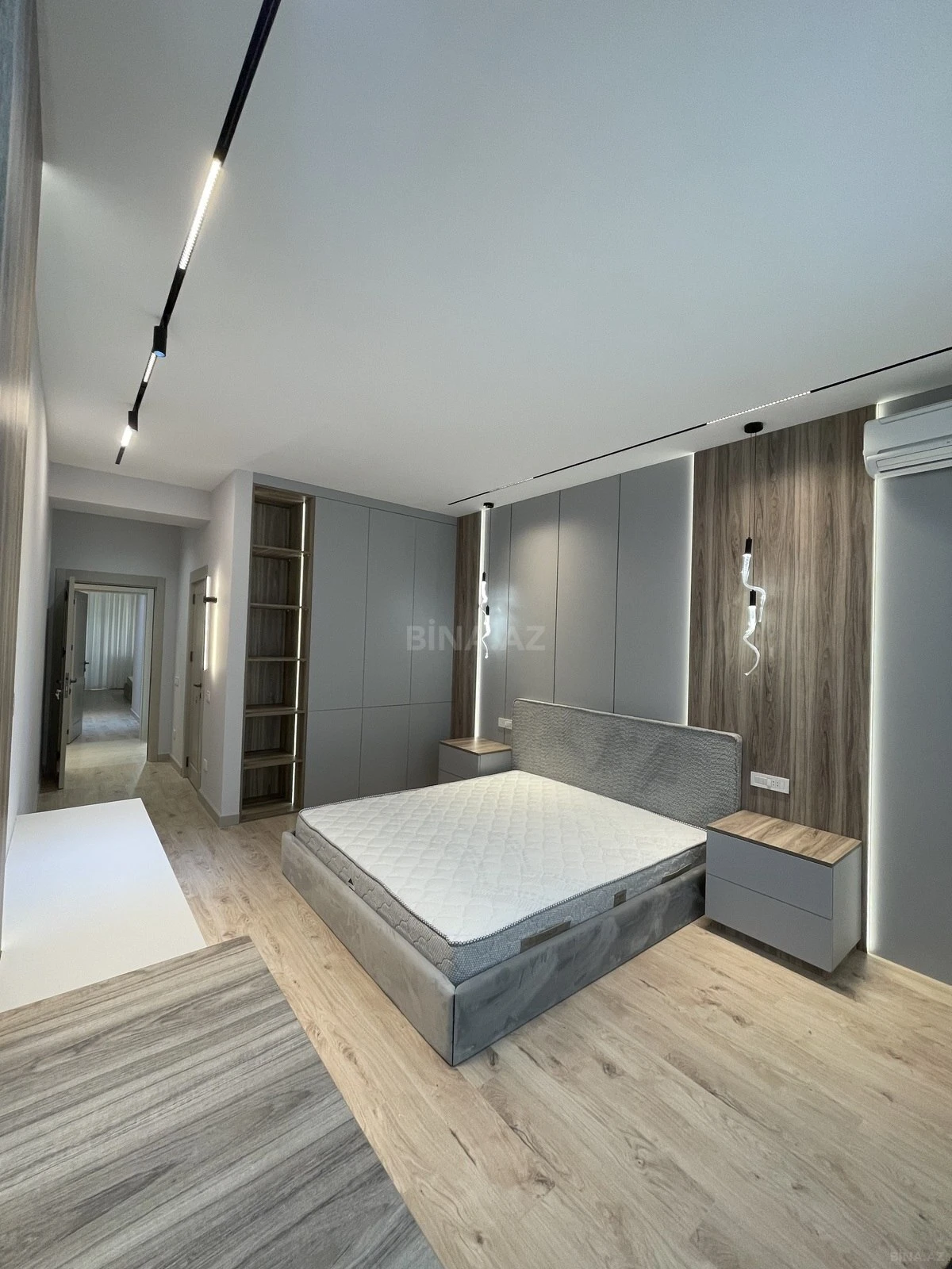 Satılır 4 otaqlı mənzil 142 m²