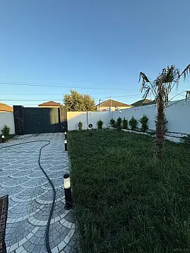 Satılır 6 otaqlı həyət evi 300 m²