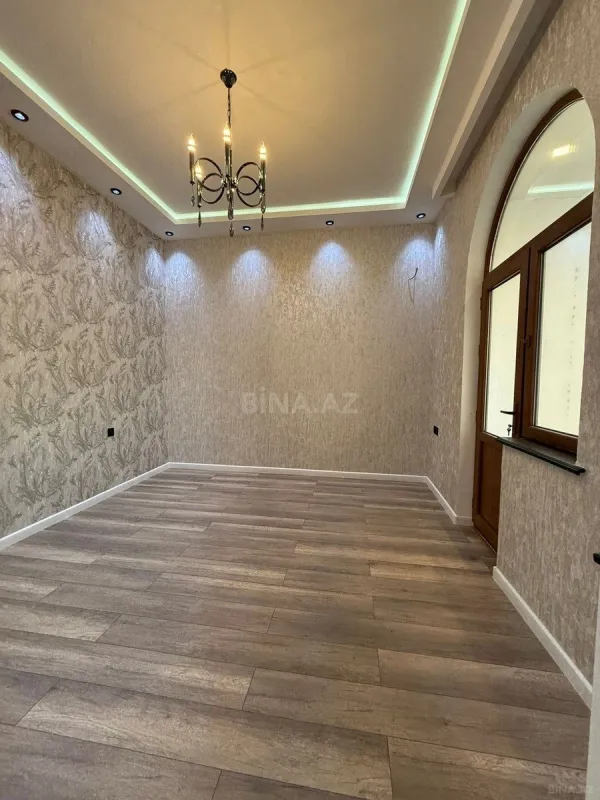 Satılır 6 otaqlı həyət evi 300 m²