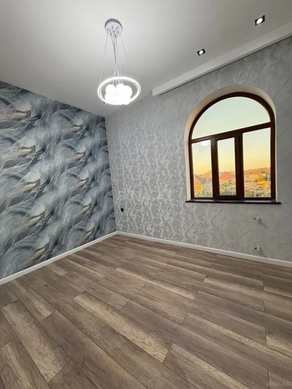 Satılır 6 otaqlı həyət evi 300 m²