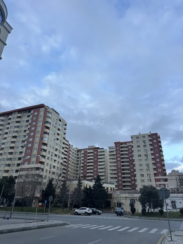 Satılır 3 otaqlı mənzil 112 m²