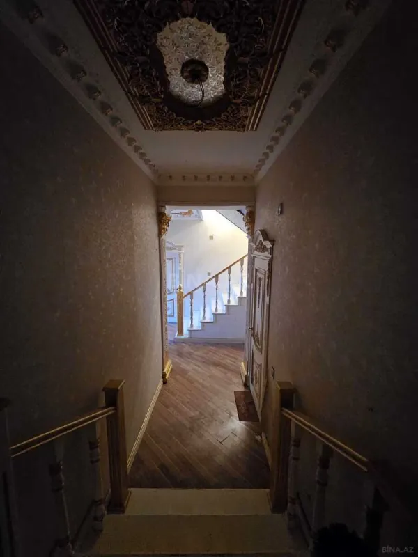 Satılır 6 otaqlı həyət evi 315 m²