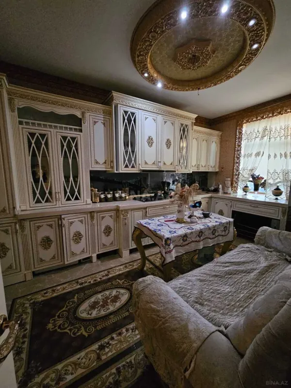 Satılır 6 otaqlı həyət evi 315 m²