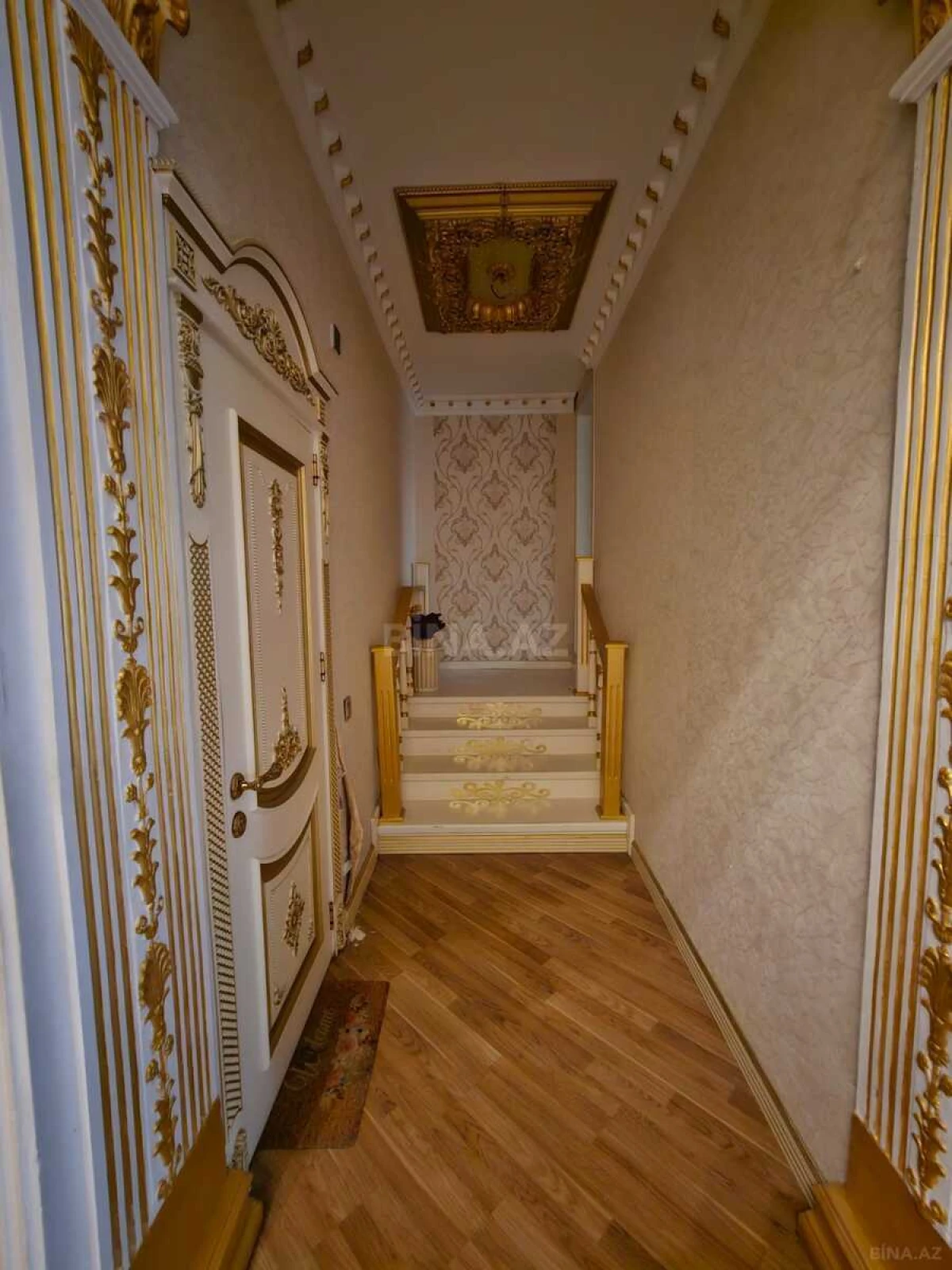 Satılır 6 otaqlı həyət evi 315 m²