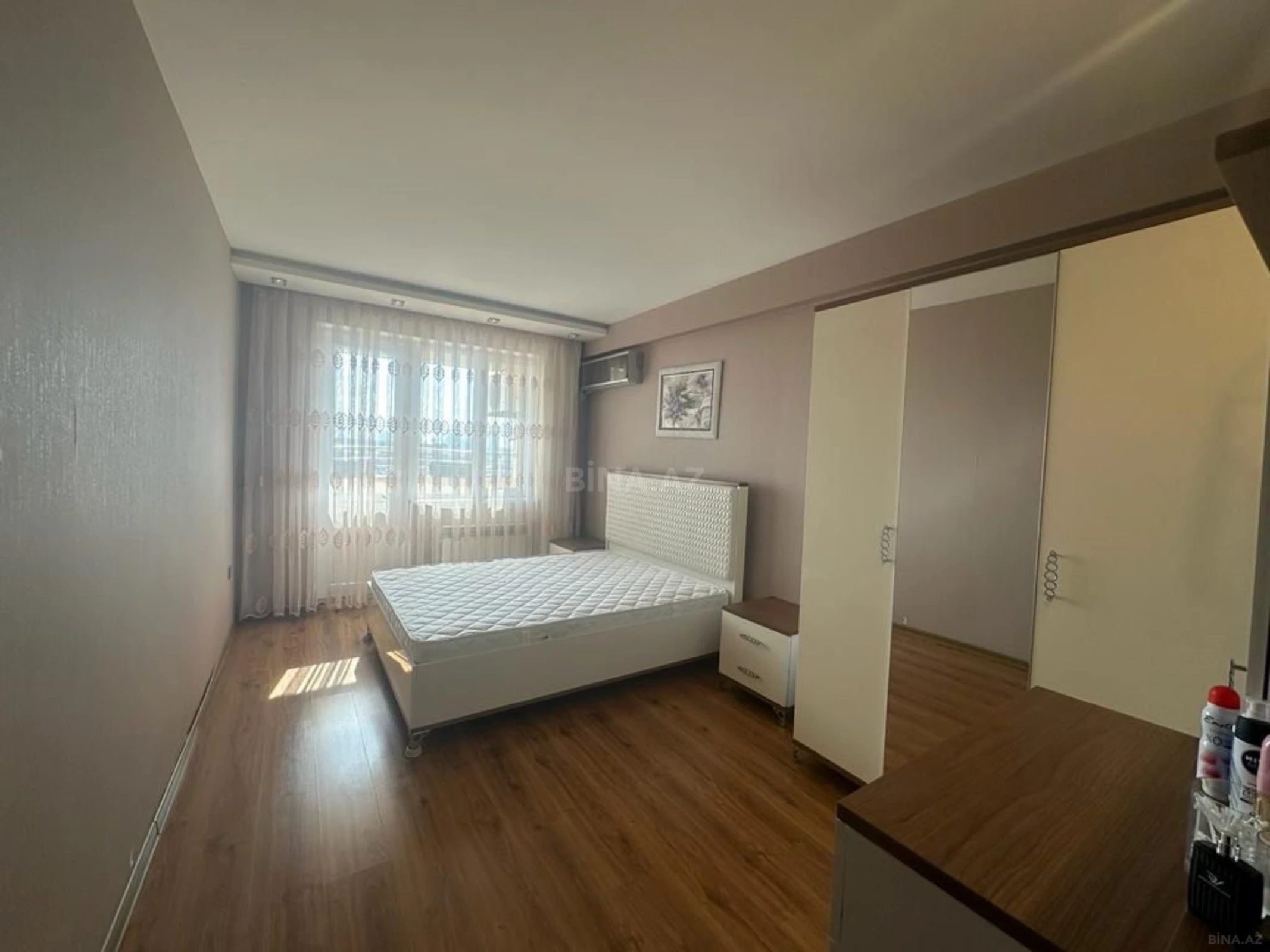 Kirayə verilir 3 otaqlı mənzil 141 m²