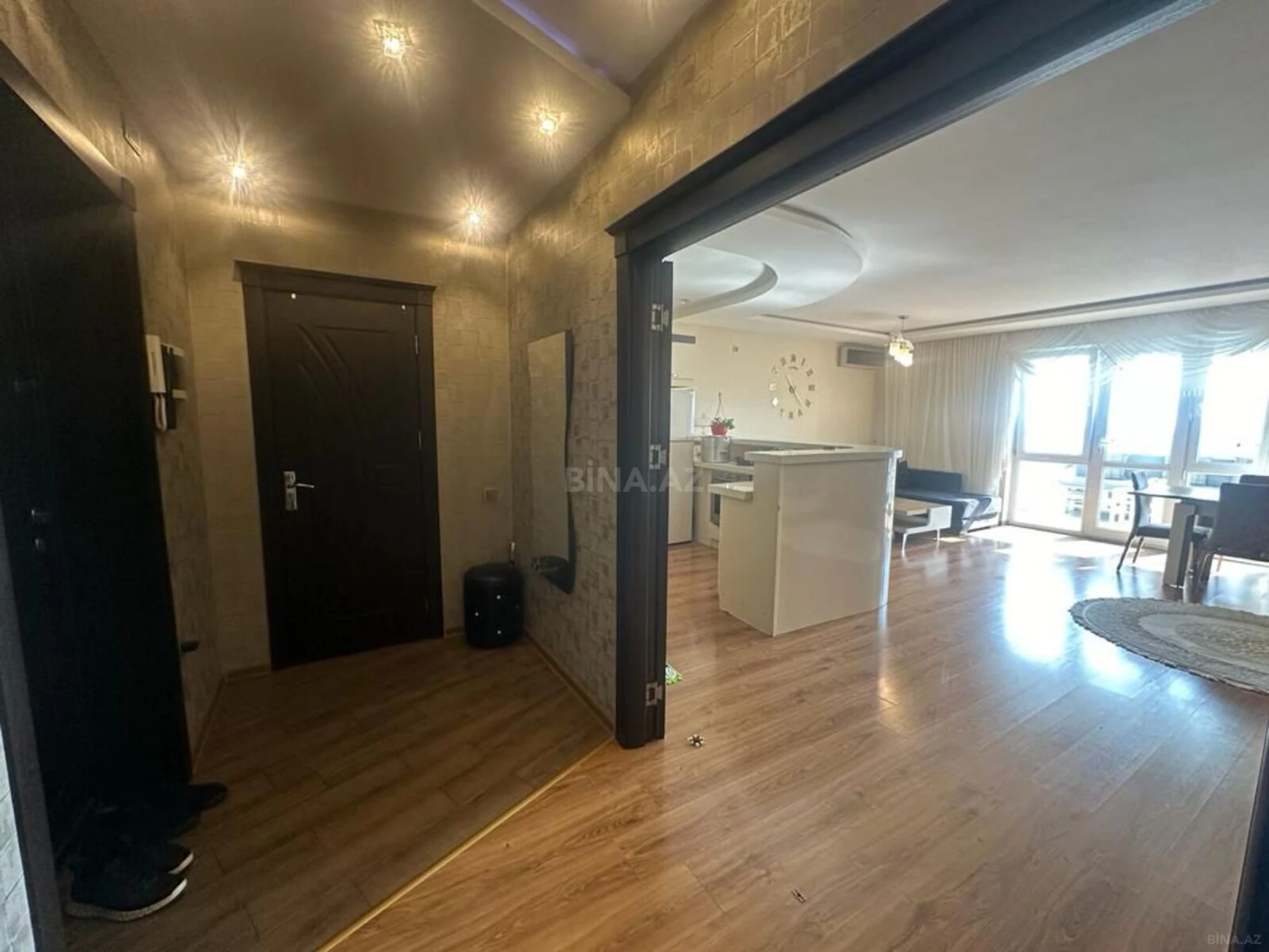 Kirayə verilir 3 otaqlı mənzil 141 m²