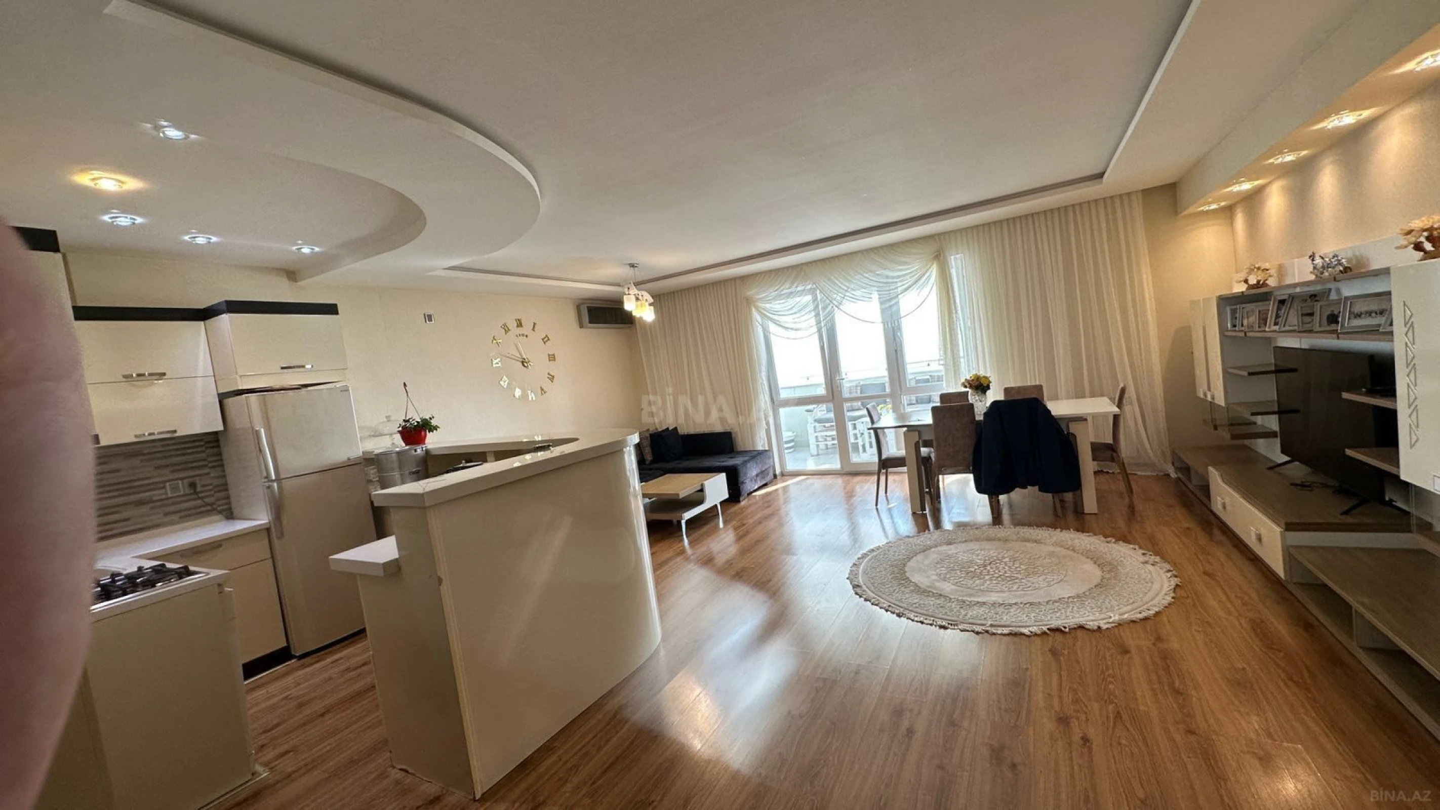 Kirayə verilir 3 otaqlı mənzil 141 m²